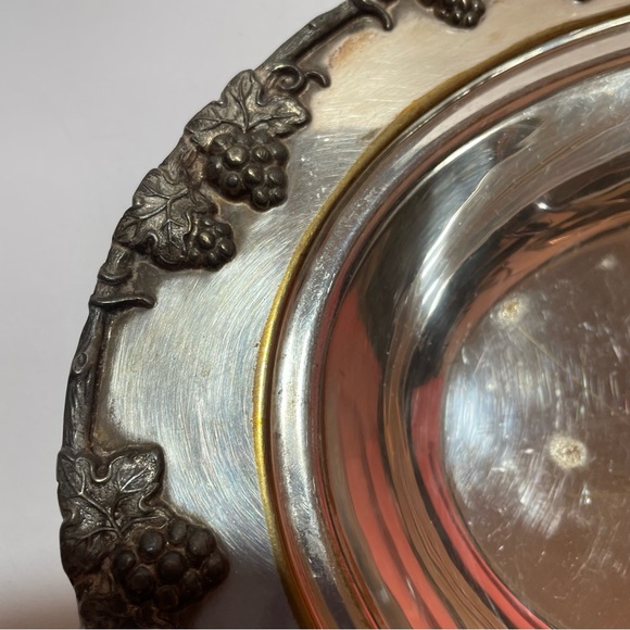 Vintage crescent silver plated oval bread serving dish ornate grape vine  9’x12’ - Picture 4 of 15